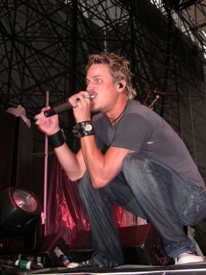 Fuel | Cleveland, OH | Tower City Amphitheater | 05.21.04
