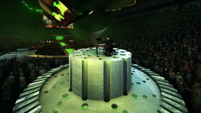 Ramin Djawadi playing piano at GoT live concert tour