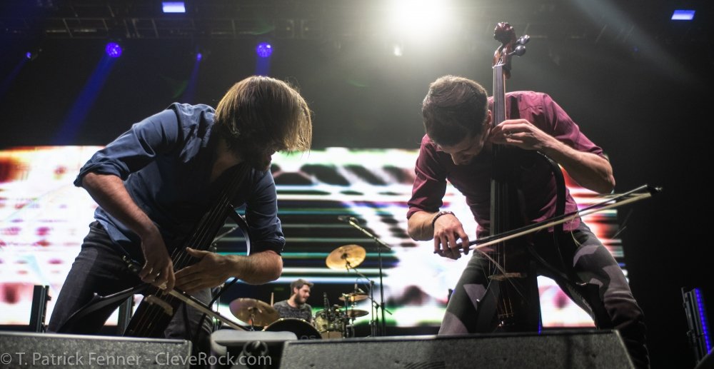 2CELLOS 28 of 33