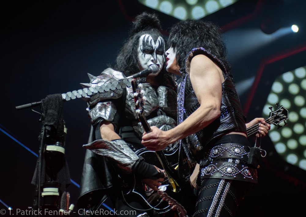 Kiss 19 of 28 1