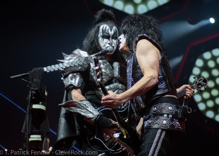 Kiss 19 of 28
