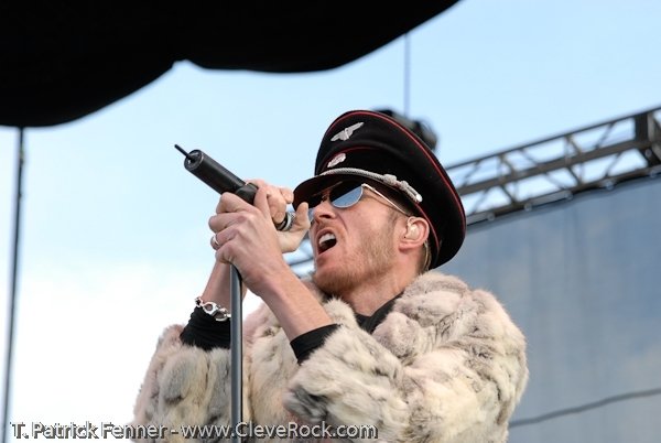 velvet-revolver-128