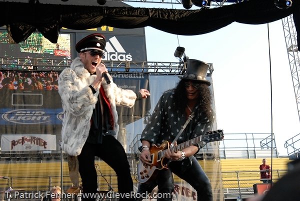 velvet-revolver-136