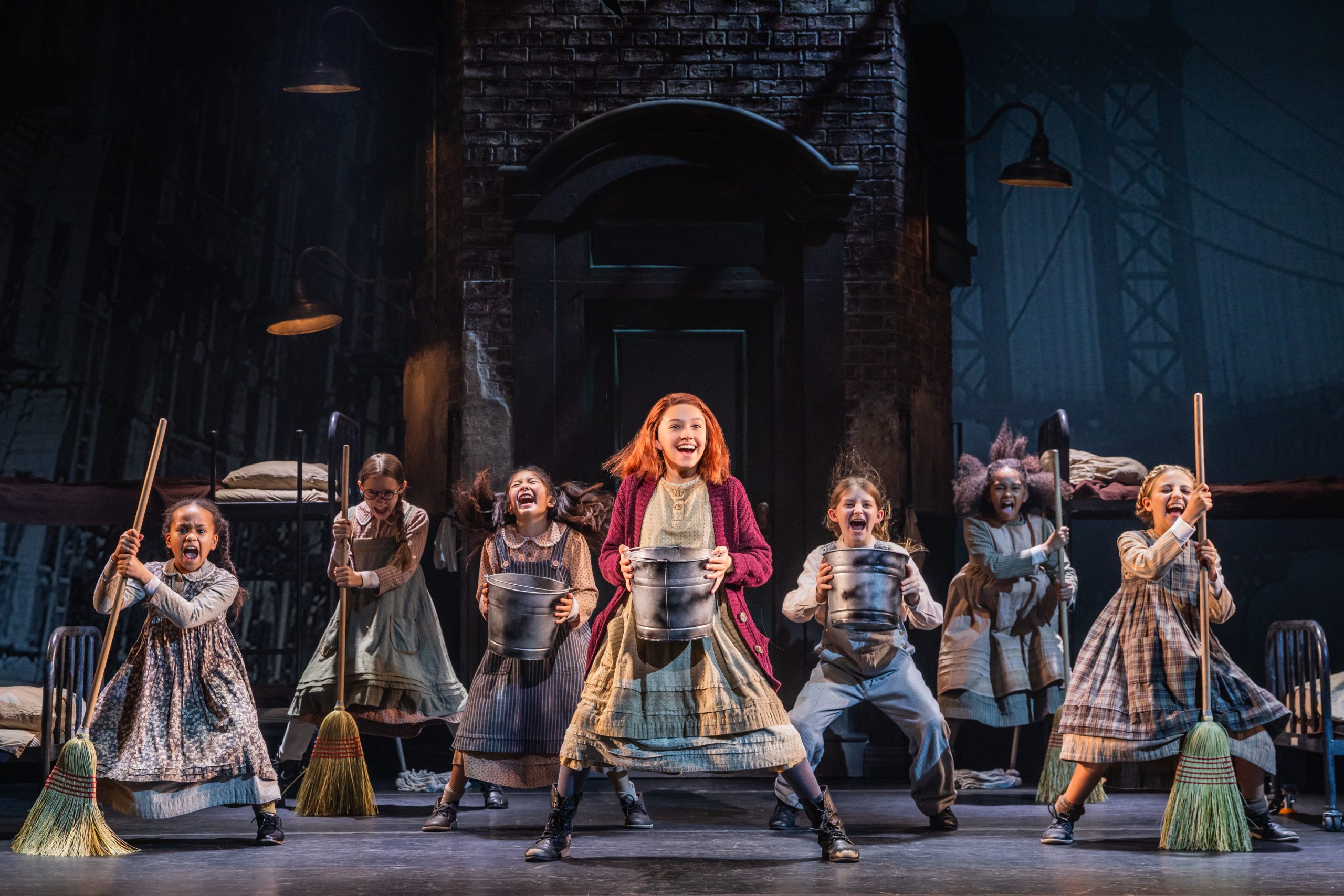 THEATER REVIEW: ‘ANNIE’