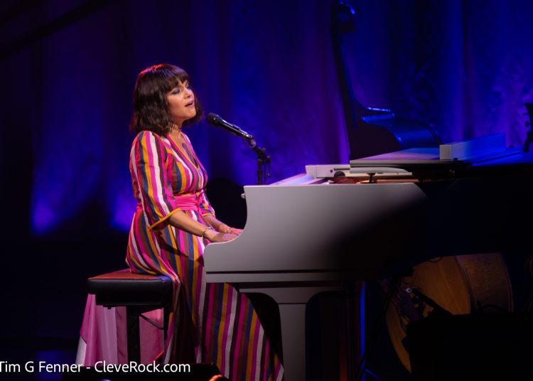 https://cleverock-s3-bucket.s3.us-east-2.amazonaws.com/2024/07/2024.07.11-Nora-Jones-Blossom-Music-Center-3-of-19-750x536.jpg