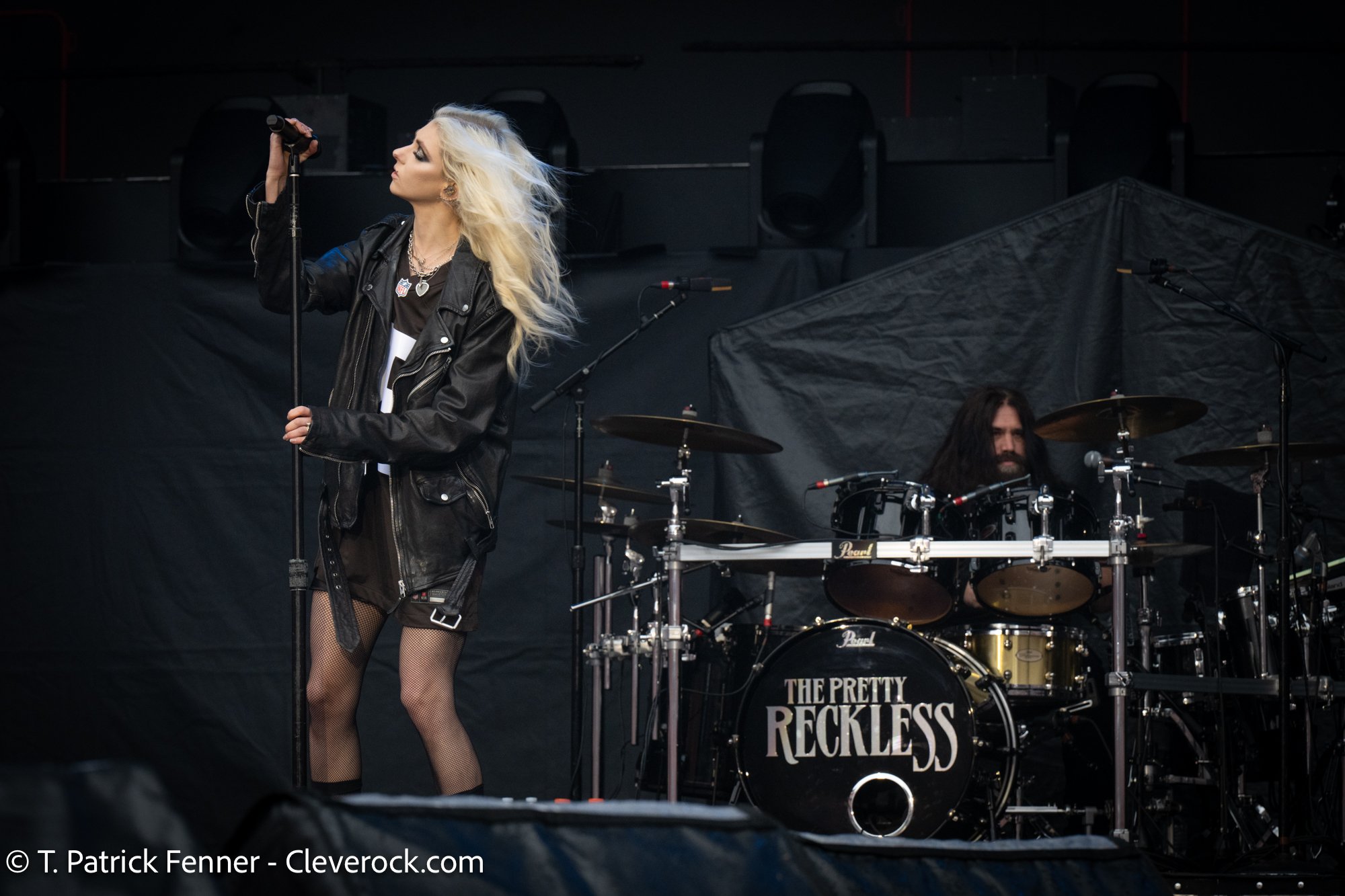 Pretty Concert The Pretty Reckless concert photos | Huntington Bank Field | Cleveland ...