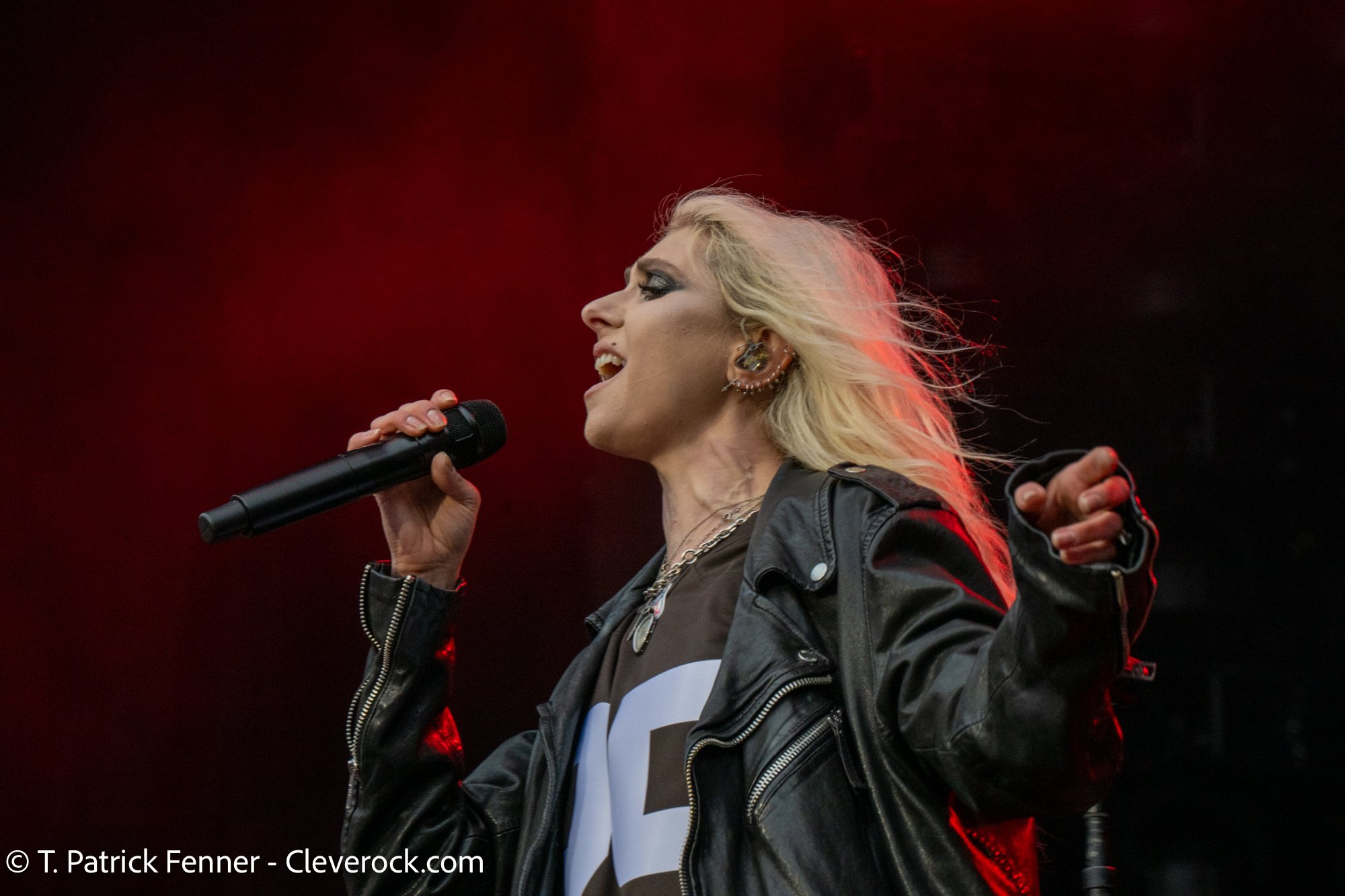 Pretty Concert The Pretty Reckless concert photos | Huntington Bank Field | Cleveland ...