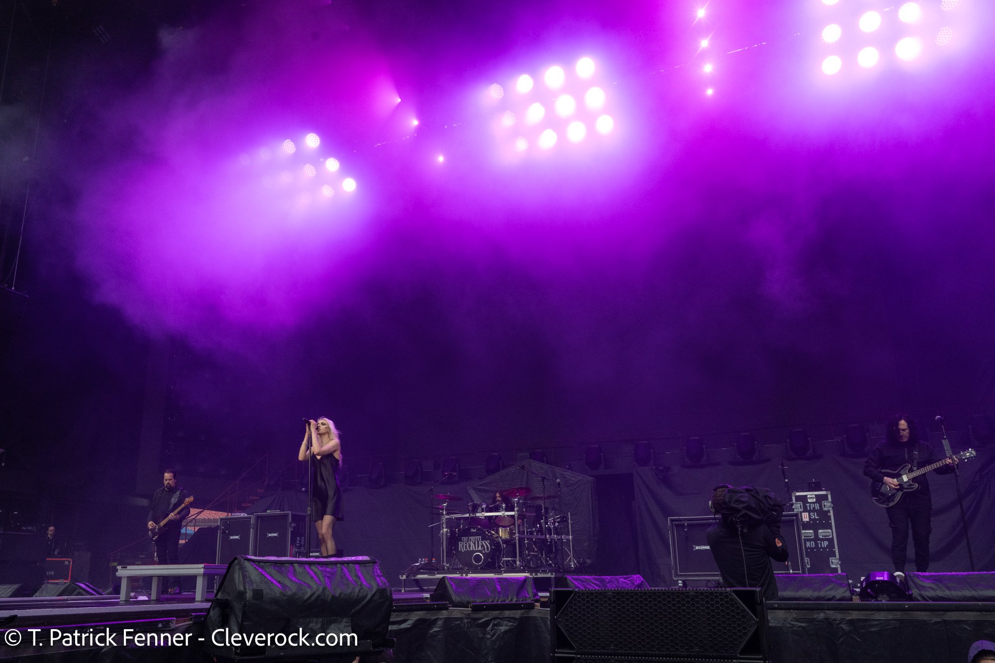 Pretty Concert The Pretty Reckless concert photos | Huntington Bank Field | Cleveland ...
