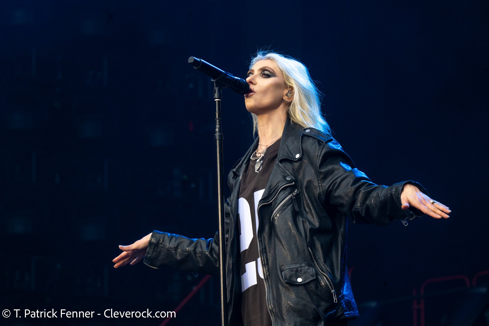 Pretty Concert The Pretty Reckless concert photos | Huntington Bank Field | Cleveland ...
