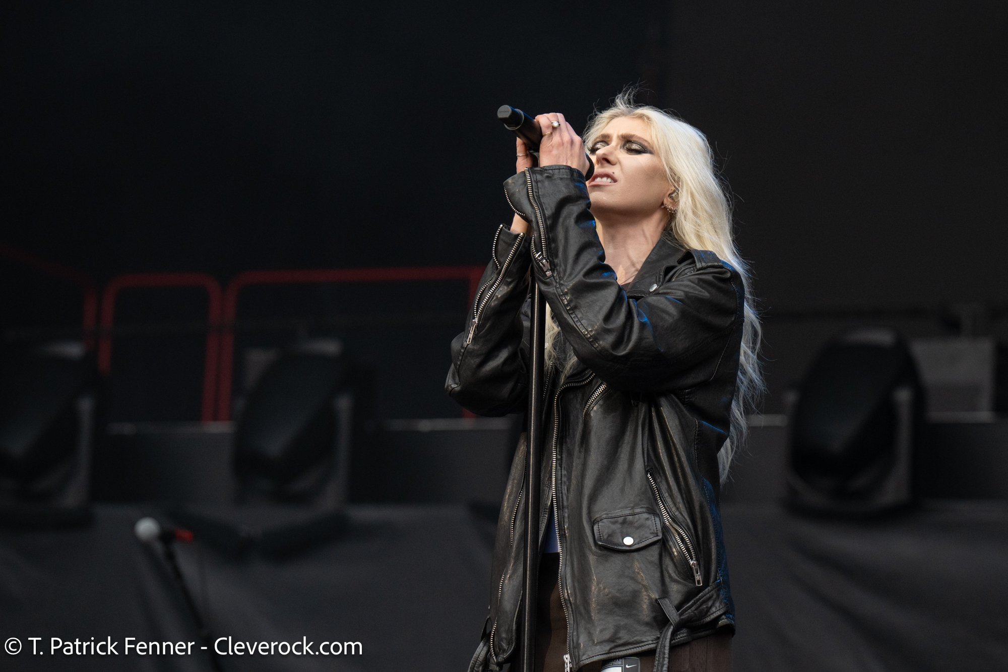 Pretty Concert The Pretty Reckless concert photos | Huntington Bank Field | Cleveland ...